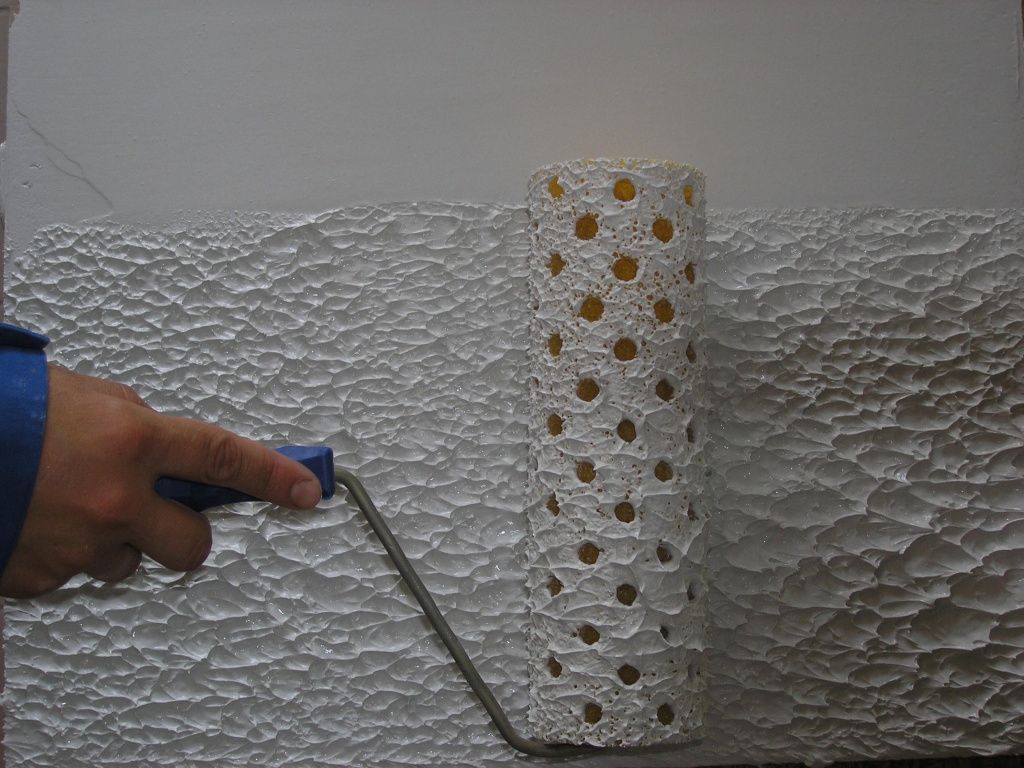 Декорирование стены шпаклевкой